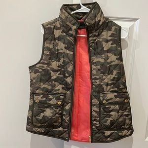 Womens camo vest
